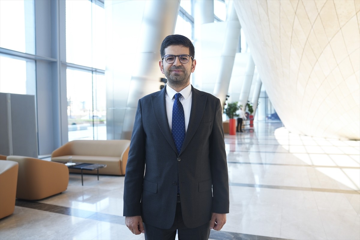 Cumhurbaşkanlığı Yatırım ve Finans Ofisi Başkanı Ahmet Burak Dağlıoğlu, AA muhabirine...