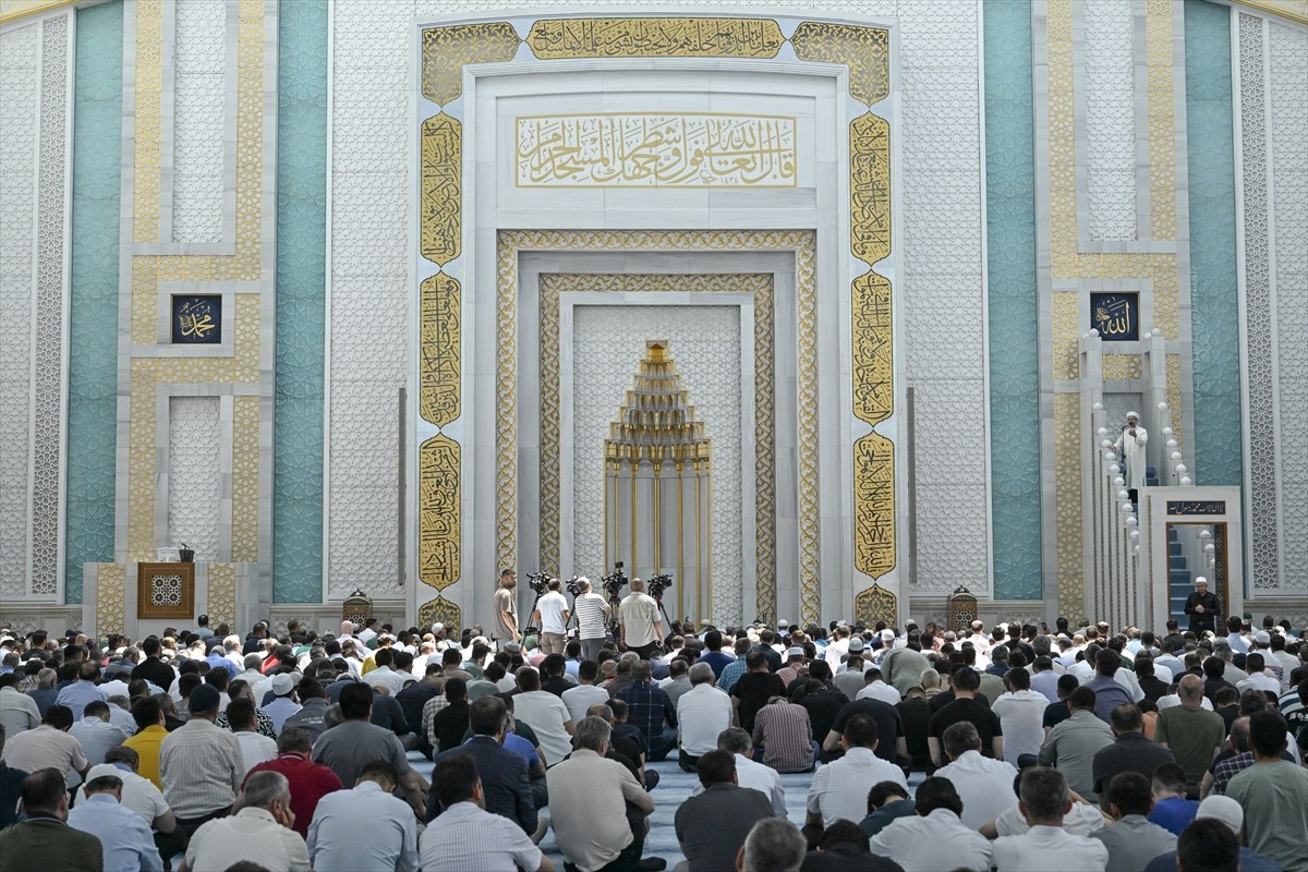 Diyanet İşleri Başkanı Ali Erbaş, Ankara'da Ahmet Hamdi Akseki Camisi'nde "Gazze, İnsanlığın Onur...