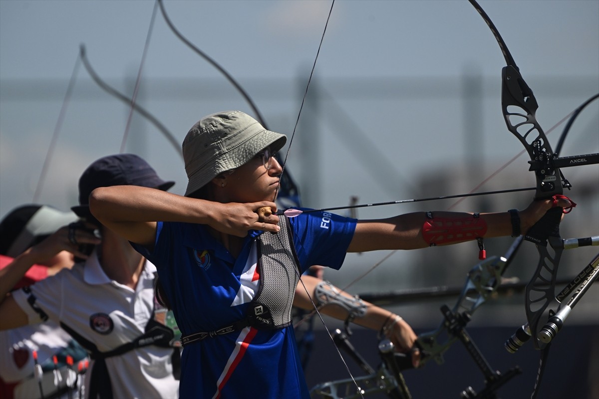 Düzce'deki 2025 ASES Türkiye Okçuluk Şampiyonası'na, 21 yaş altı ve makaralı yay atışlarıyla devam...