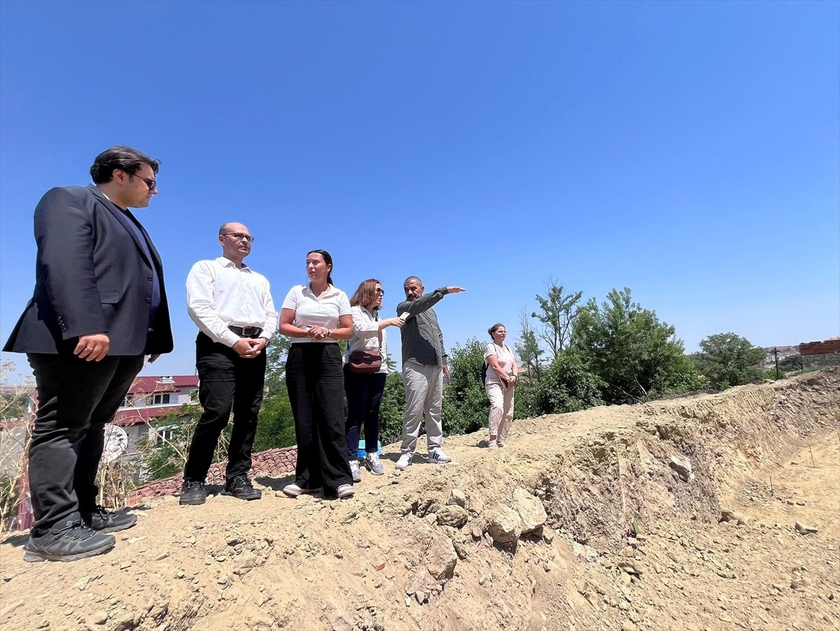 Edirne'de 2. Murat döneminde yaptırılan Muradiye Mevlevihanesi'nin ihya çalışmaları devam ediyor....