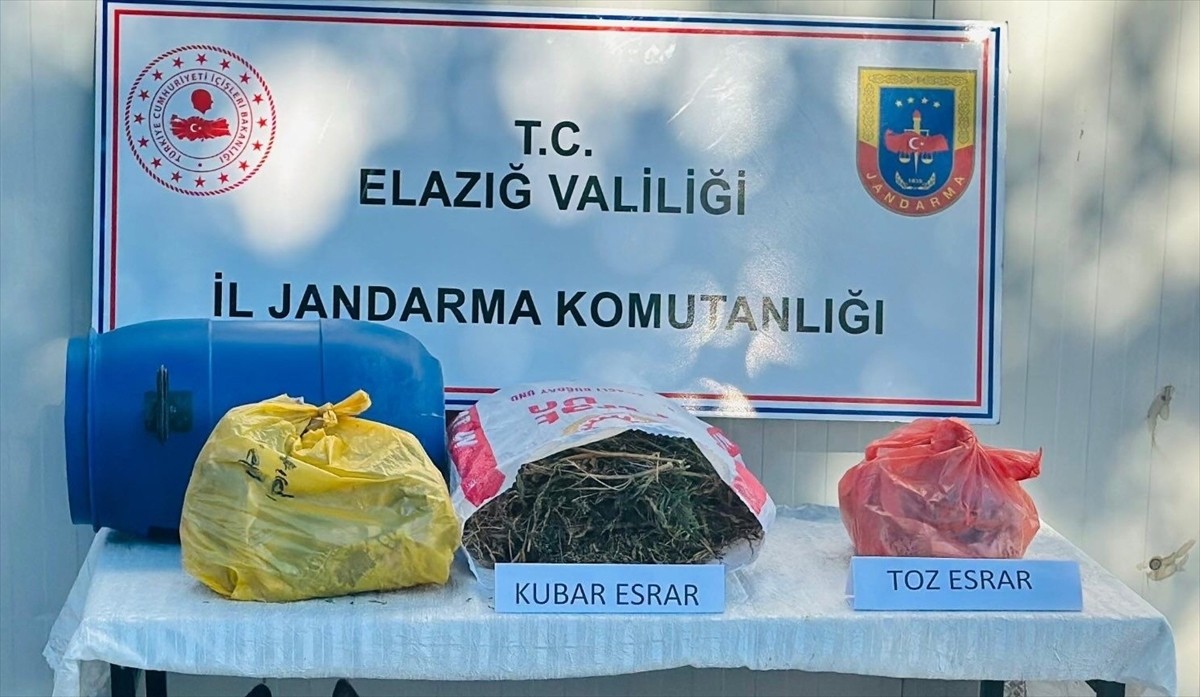 Elazığ'da düzenlenen uyuşturucu operasyonunda Hint keneviri ile esrar ele geçirildi, 1 şüpheli...