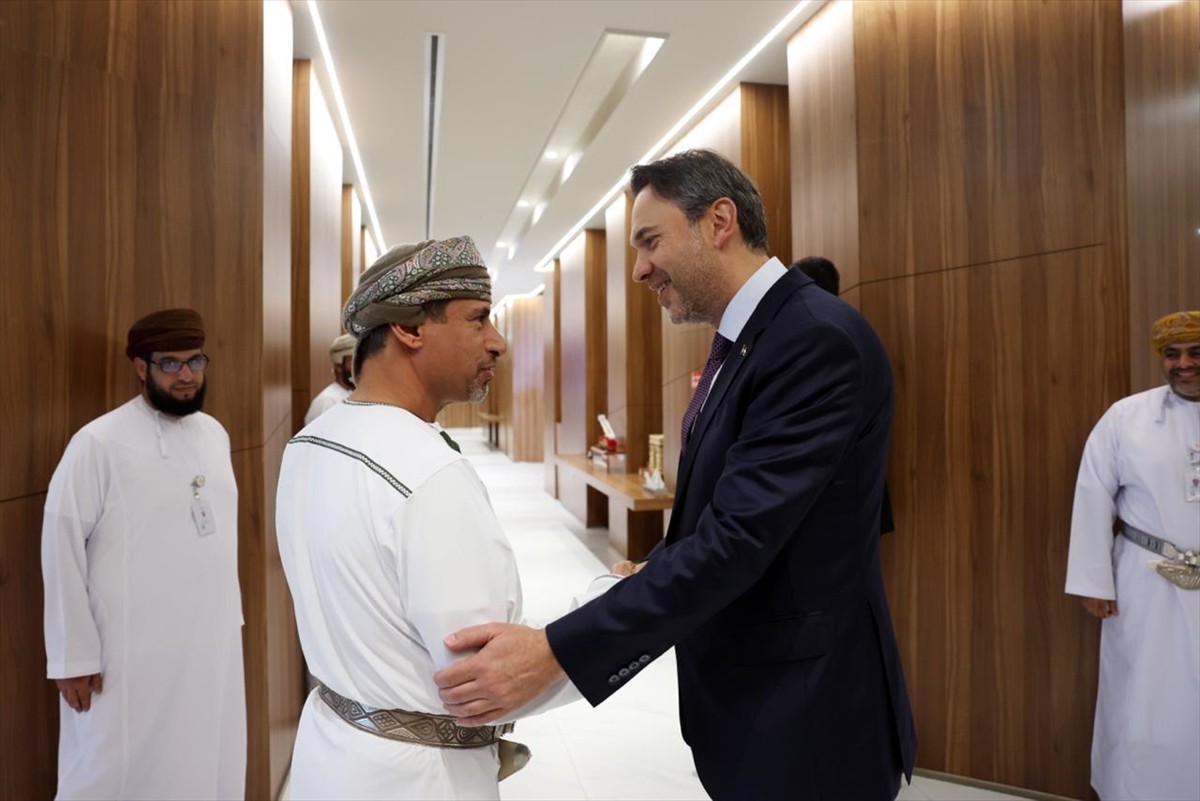 Enerji ve Tabii Kaynaklar Bakanı Alparslan Bayraktar, Umman'ın başkenti Muskat'a...