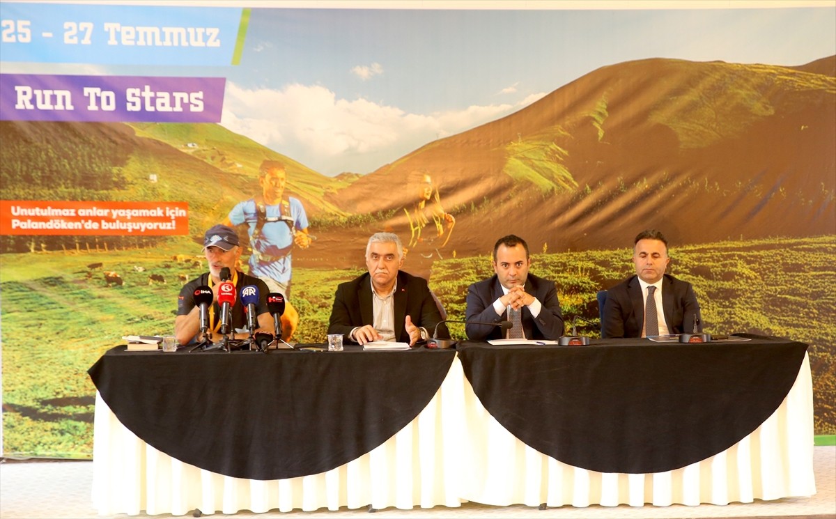Erzurum'un Palandöken Dağı'nda 4 ülkeden 200'ye yakın sporcunun katılımıyla 3 kategoride "Run to...
