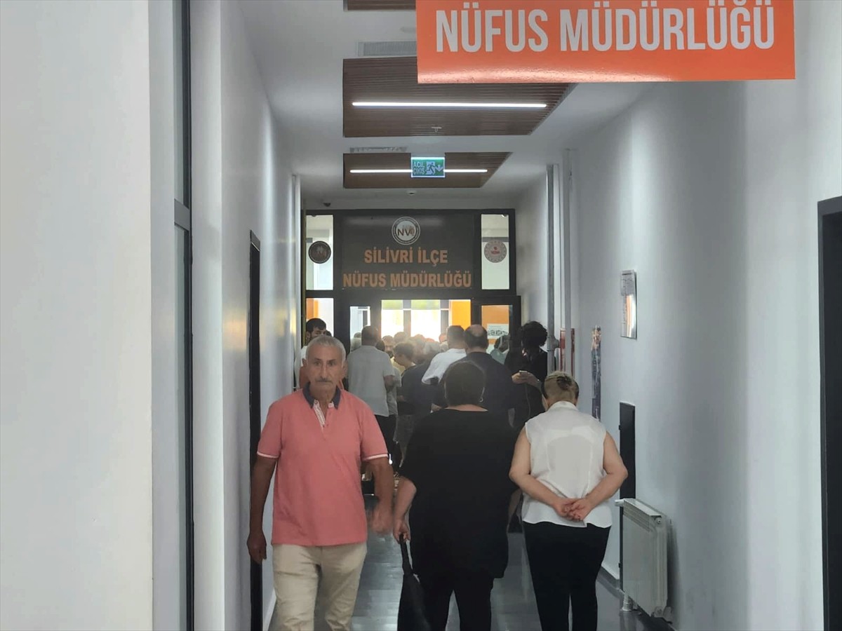 Eski tip sürücü belgelerinin yenilenmesi için verilen indirimli başvuru süresinin son gününde...