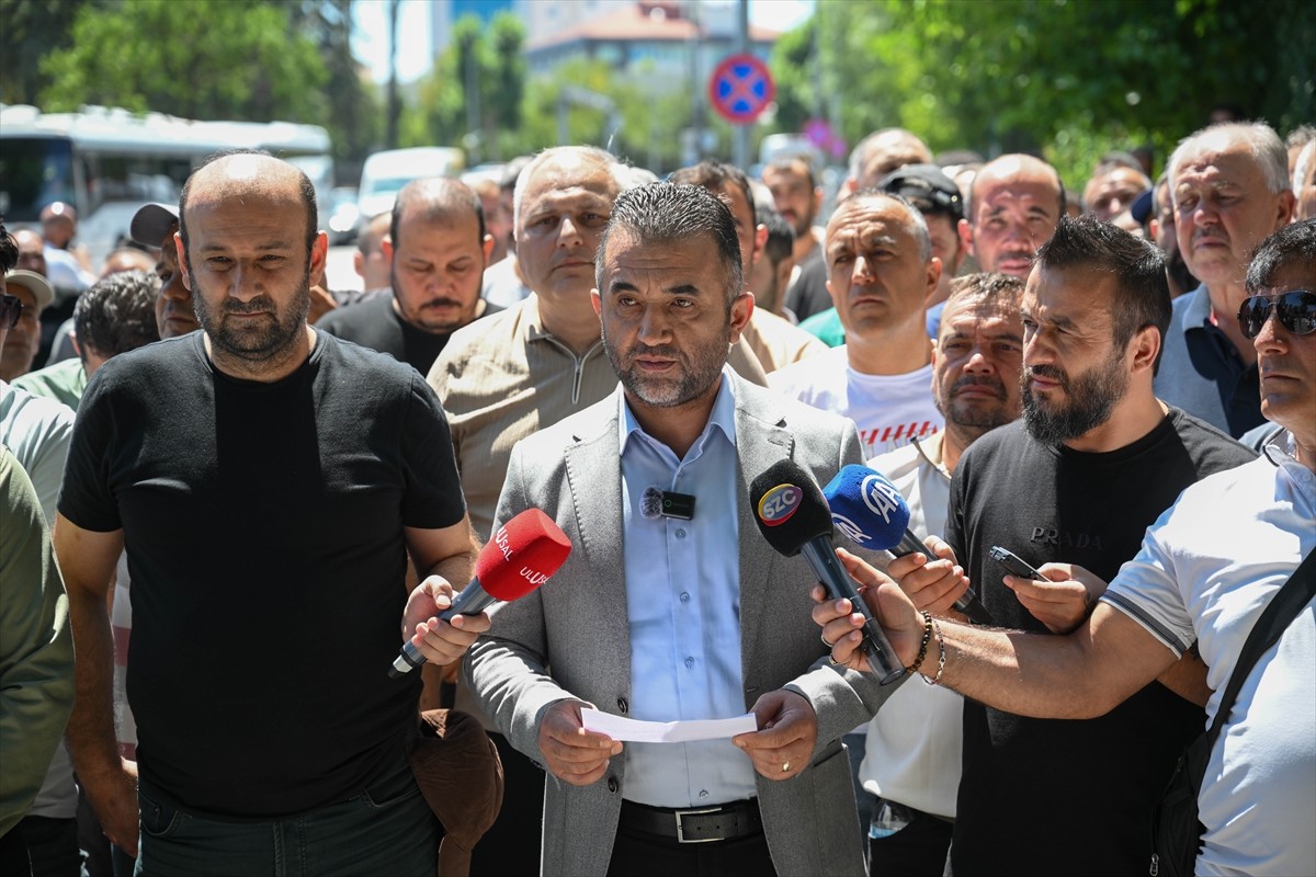 Eskişehir'de özel bir şirkete ait termik santralin maden ocağında çalışan Türkiye Maden İşçileri...