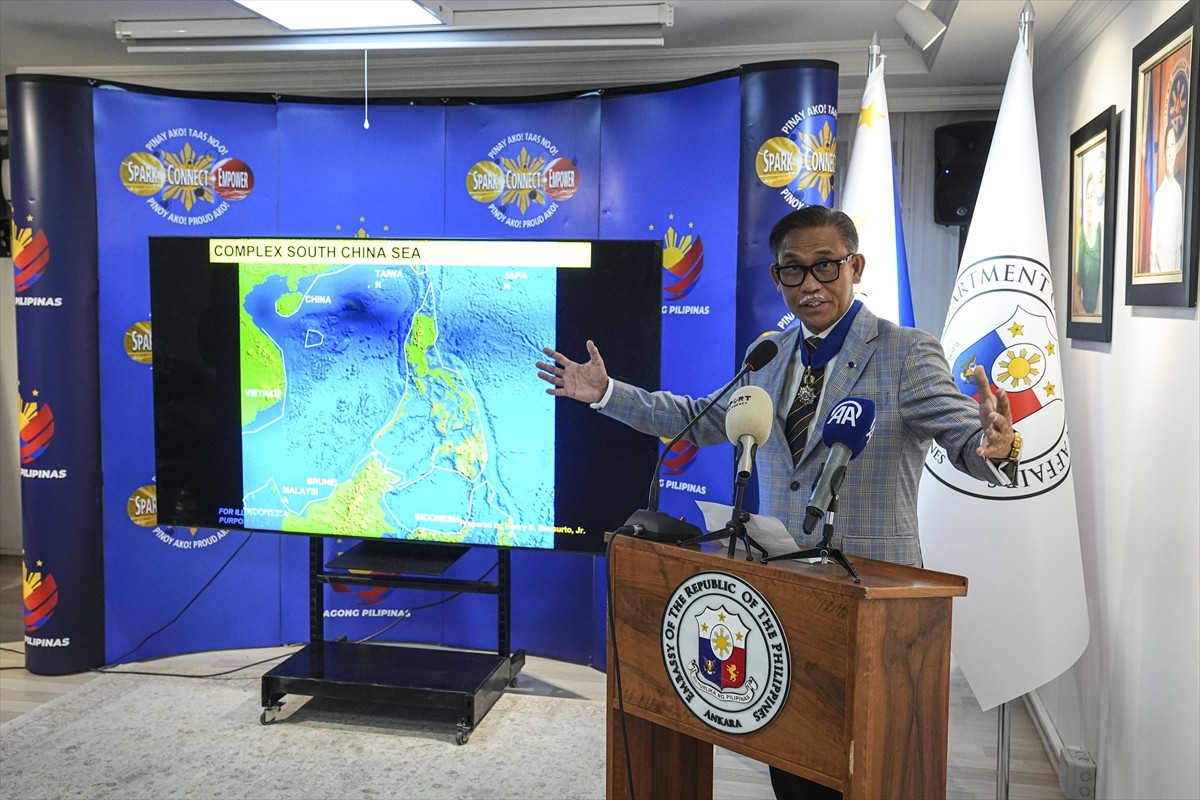 Filipinler'in Ankara Büyükelçiliği ev sahipliğinde, başkentte "Tahkimin Yüzleri" adlı fotoğraf...