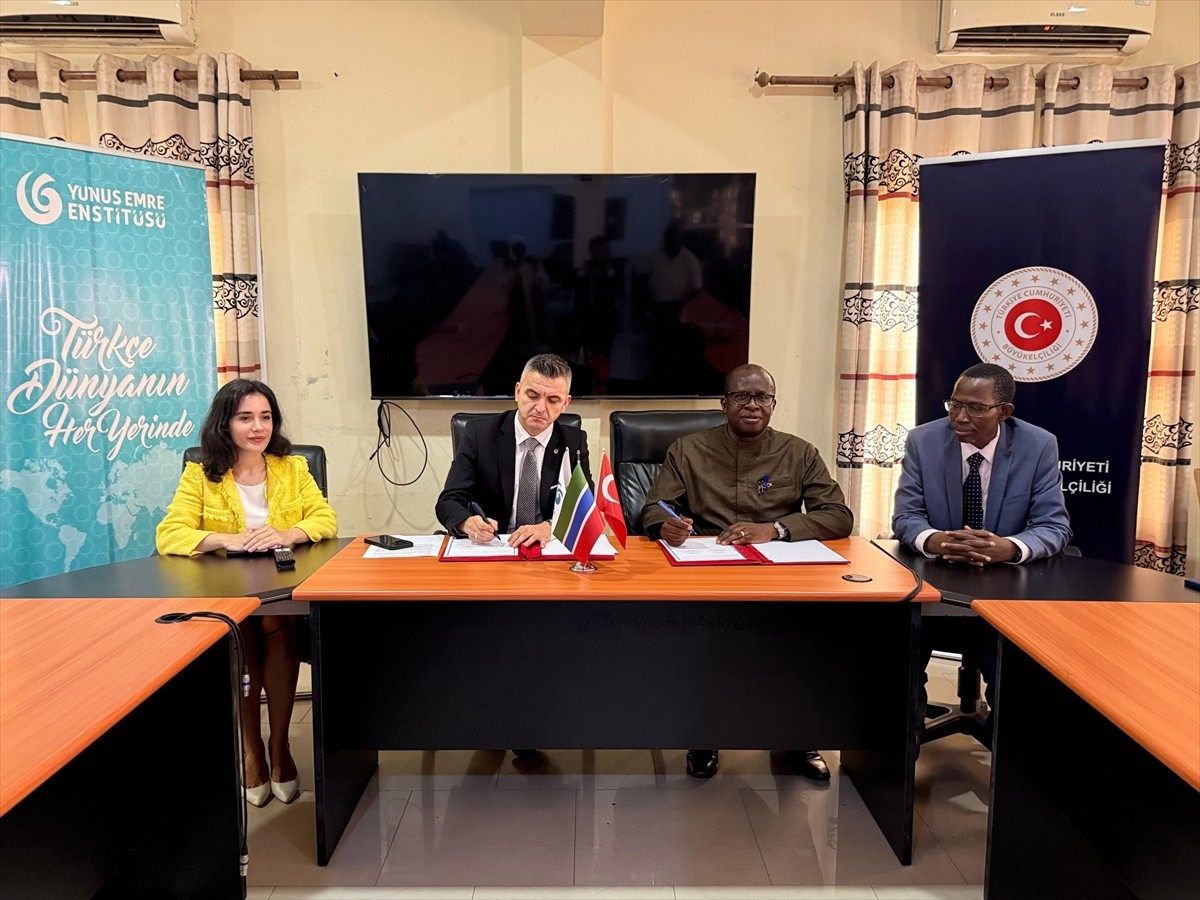 Gambiya'da, Yunus Emre Enstitüsü (YEE) ile Gambiya Üniversitesi (UTG) arasında imzalanan işbirliği...