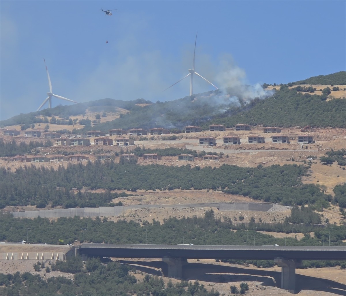 Gaziantep'in Nurdağı ilçesinde çıkan orman yangını kontrol altına alındı.
