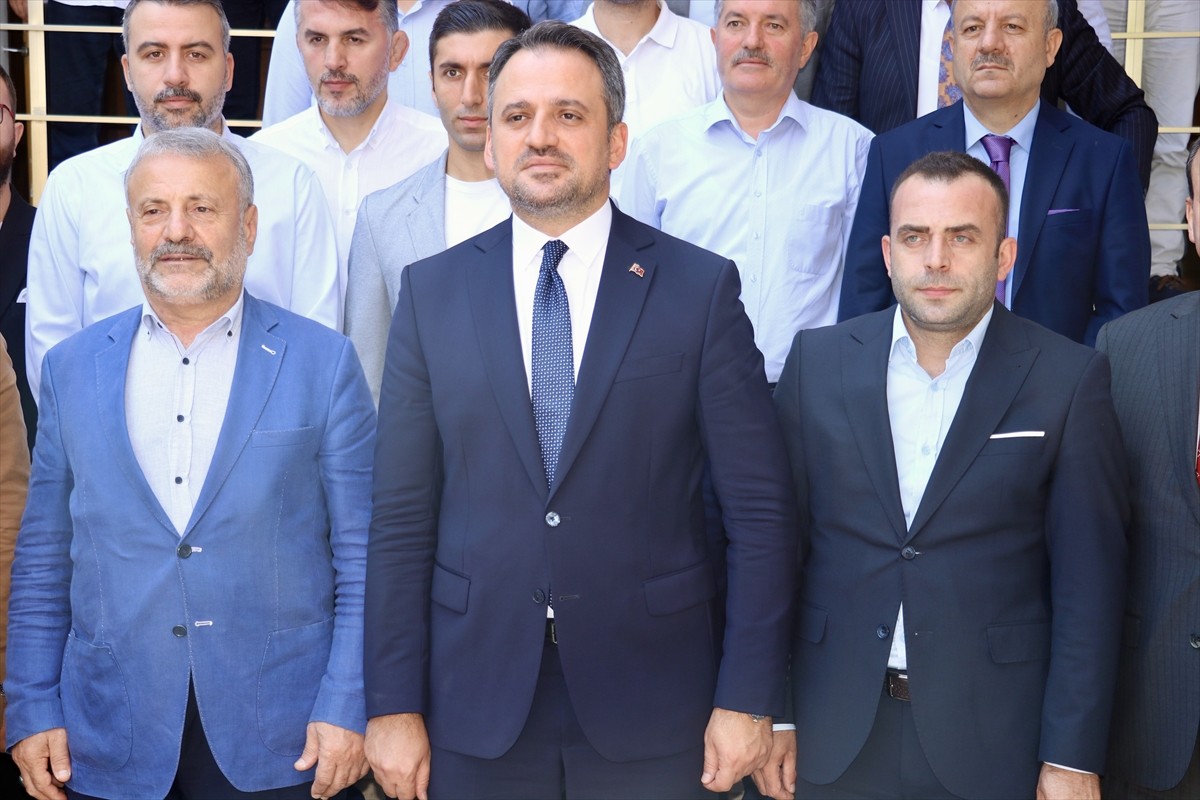 Gençlik ve Spor Bakan Yardımcısı Enes Eminoğlu, Trabzon'un Ortahisar ilçesindeki Pelitli Gençlik...