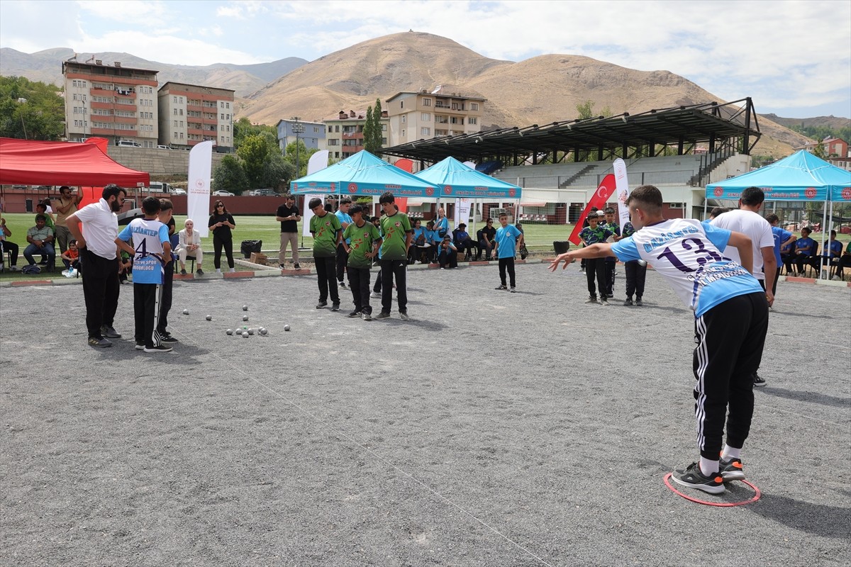 Hakkari'de Anadolu Yıldızlar Ligi 1. Etap 4. Grup Bocce müsabakaları başladı. Merzan Futbol...