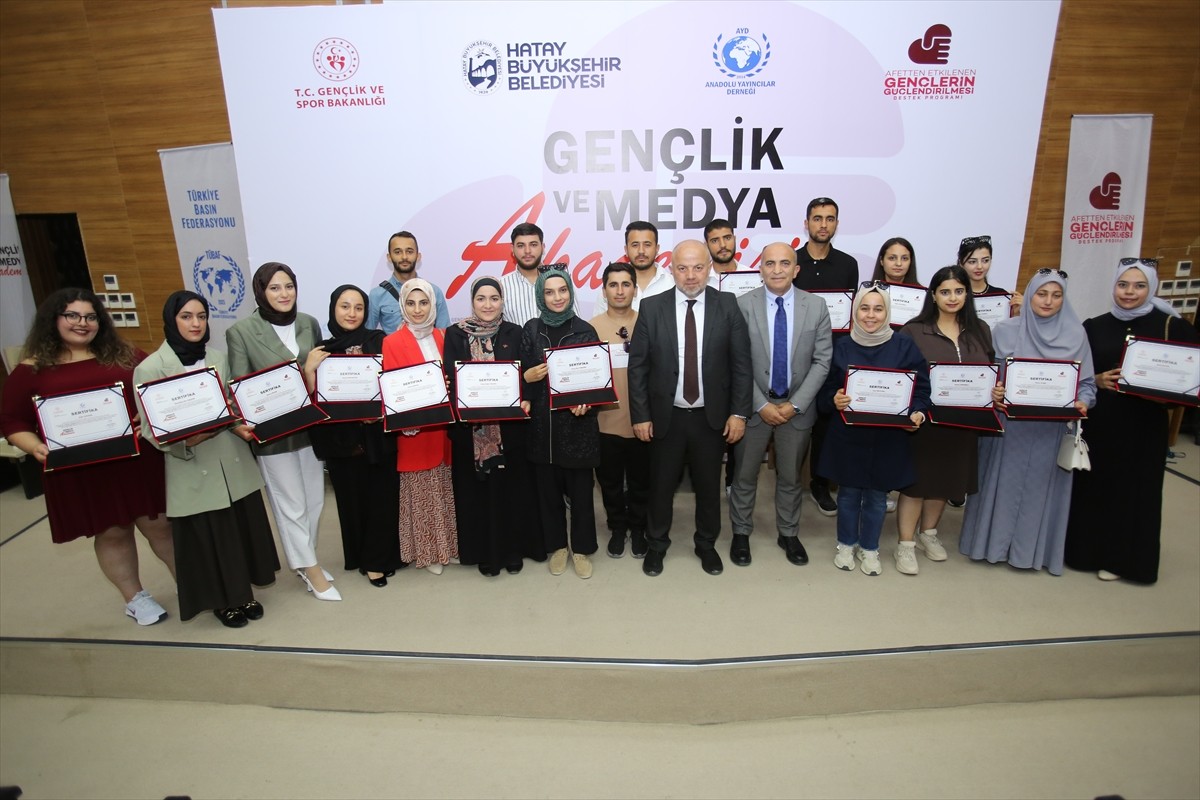 Hatay'da, "Afetten Etkilenen Gençlerin Güçlendirilmesi ve Desteklenmesi" için düzenlenen "Gençlik...
