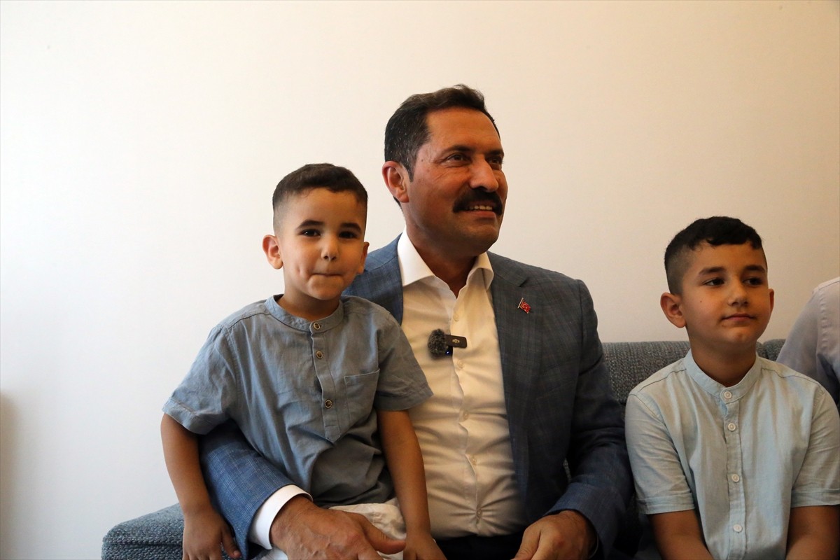 Hatay Valisi Mustafa Masatlı, yerinde kentsel dönüşüm projesi kapsamında inşa edilen 600...