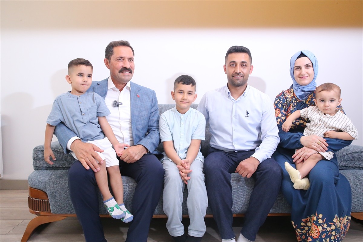 Hatay Valisi Mustafa Masatlı, yerinde kentsel dönüşüm projesi kapsamında inşa edilen 600...