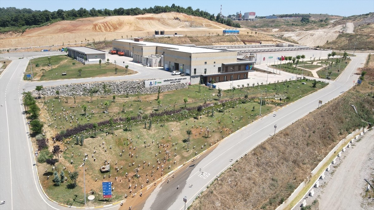 İBB tarafından yapılan açıklamada, İSTAÇ'ın işlettiği tesiste oluşan çöp sızıntı suyunun 2024...