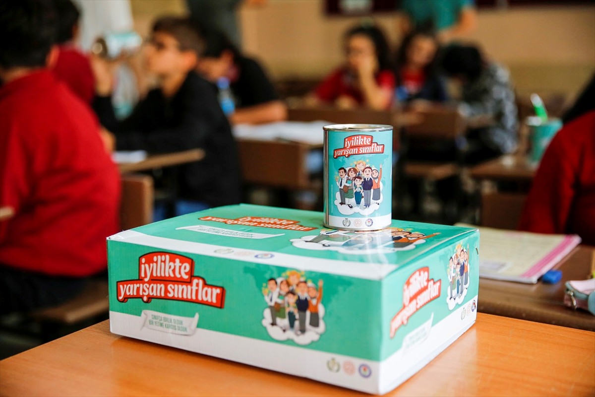 İnsan Hak ve Hürriyetleri (İHH) İnsani Yardım Vakfının "İyilikte Yarışan Sınıflar Projesi"...