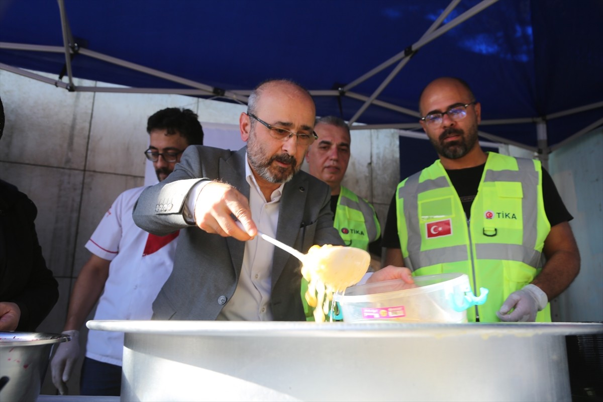 Irak’ın başkenti Bağdat’ta Yunus Emre Türk Kültür Merkezi (YETKM) tarafından, Hz. Hüseyin ve 72...