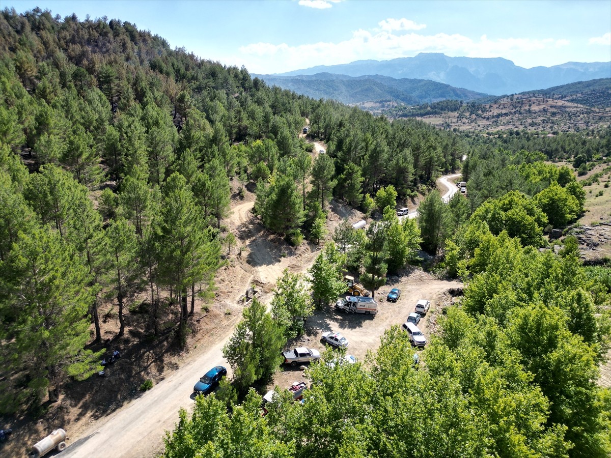  Isparta'nın Sütçüler ilçesinde çıkan orman yangını kontrol altına alındı.  