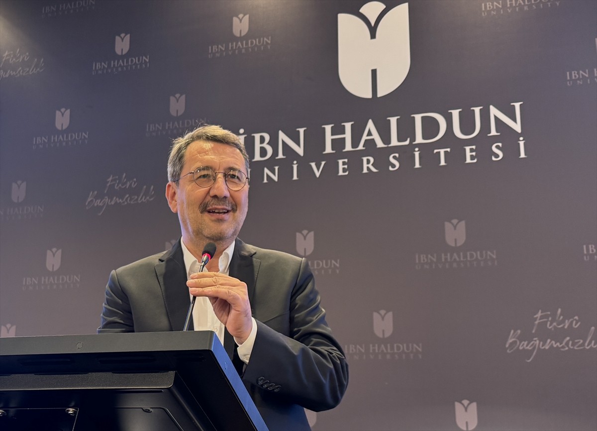 İstanbul'da düzenlenen Uluslararası Müslüman Gençlik Toplantısı'nın (Muslim International Youth...