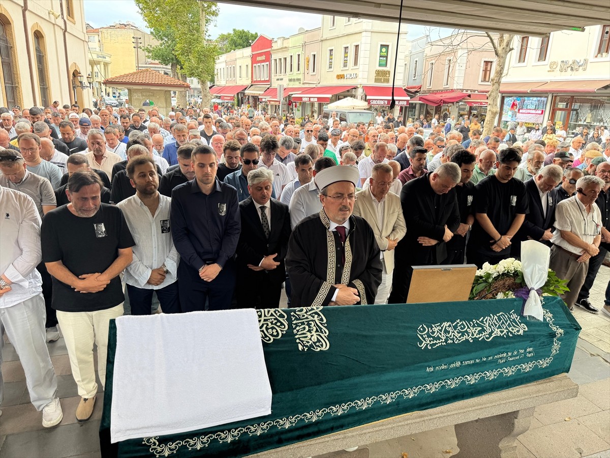 İstanbul'da kanser tedavisi gördüğü hastanede yaşamını yitiren spor spikeri Sabri Ugan'ın...