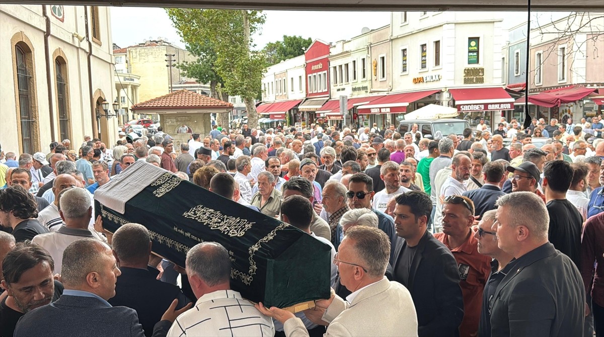 İstanbul'da kanser tedavisi gördüğü hastanede yaşamını yitiren spor spikeri Sabri Ugan'ın...