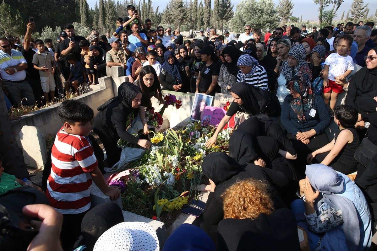 İstanbul'da öldürülen üniversite öğrencisi Ayşe Tokyaz için memleketi Hatay'ın Reyhanlı ilçesinde...