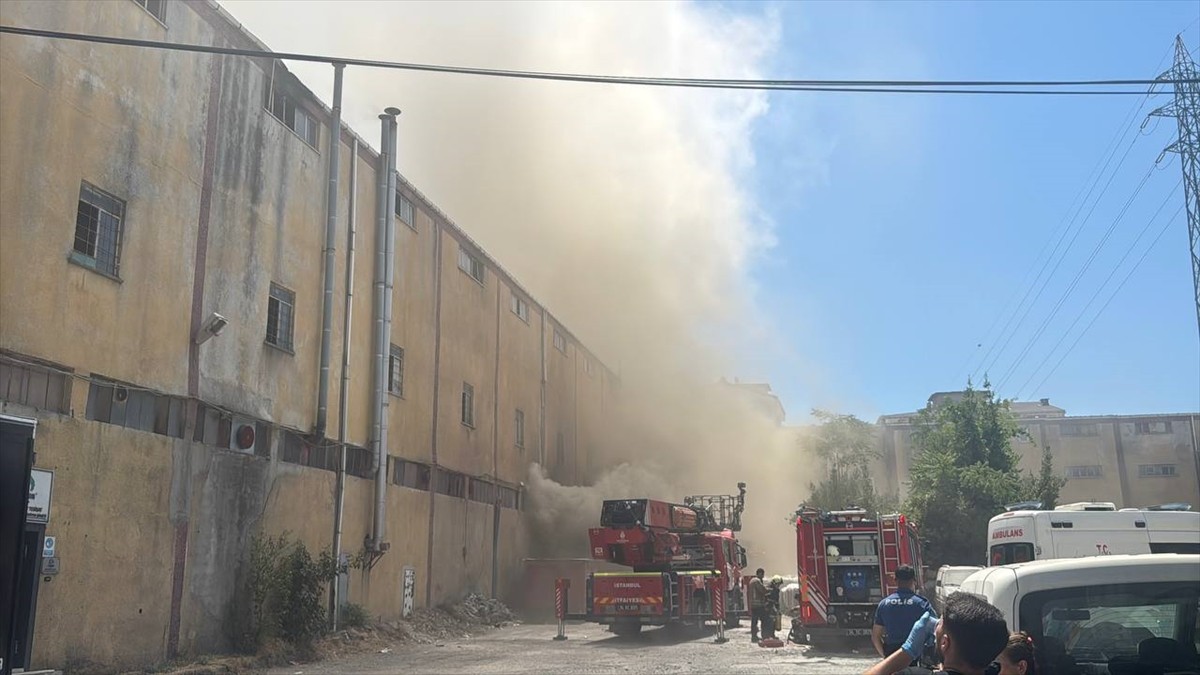 İstanbul'un Esenyurt ilçesinde bir kazan imalathanesinde çıkan yangın kontrol altına alındı.