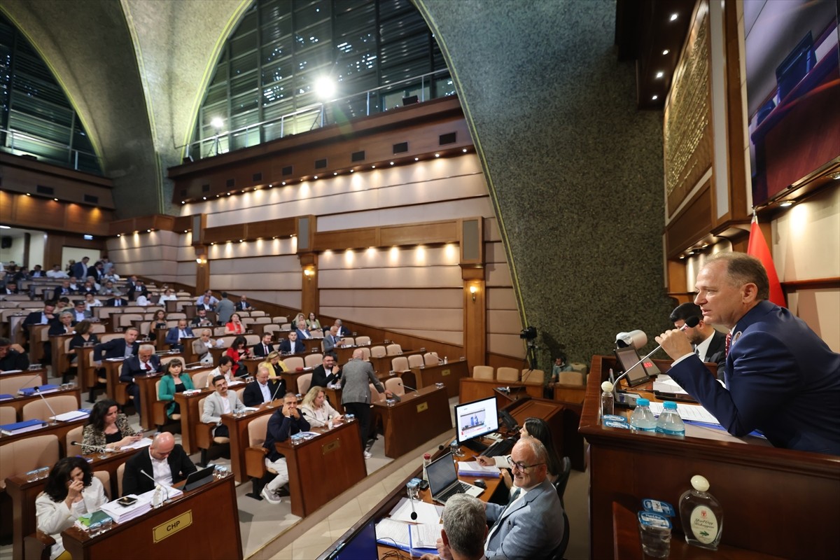 İstanbul Büyükşehir Belediye (İBB) Meclisinde, İBB'nin 2019-2025 dönemine ilişkin bütçe yönetimi...