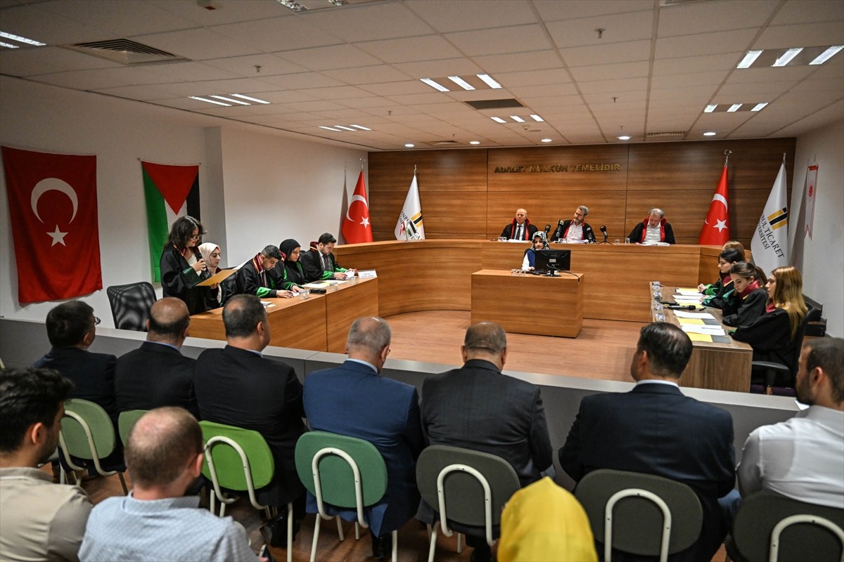 İstanbul Ticaret Üniversitesi Hukuk Fakültesi öğrencileri, Gazze'de işlediği soykırım suçu...