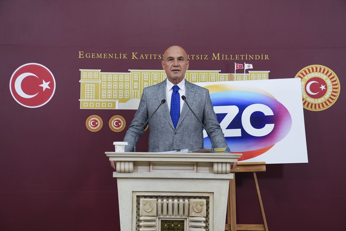 İYİ Parti Grup Başkanvekili Turhan Çömez, TBMM'de düzenlediği basın toplantısında, Sözcü TV'ye...