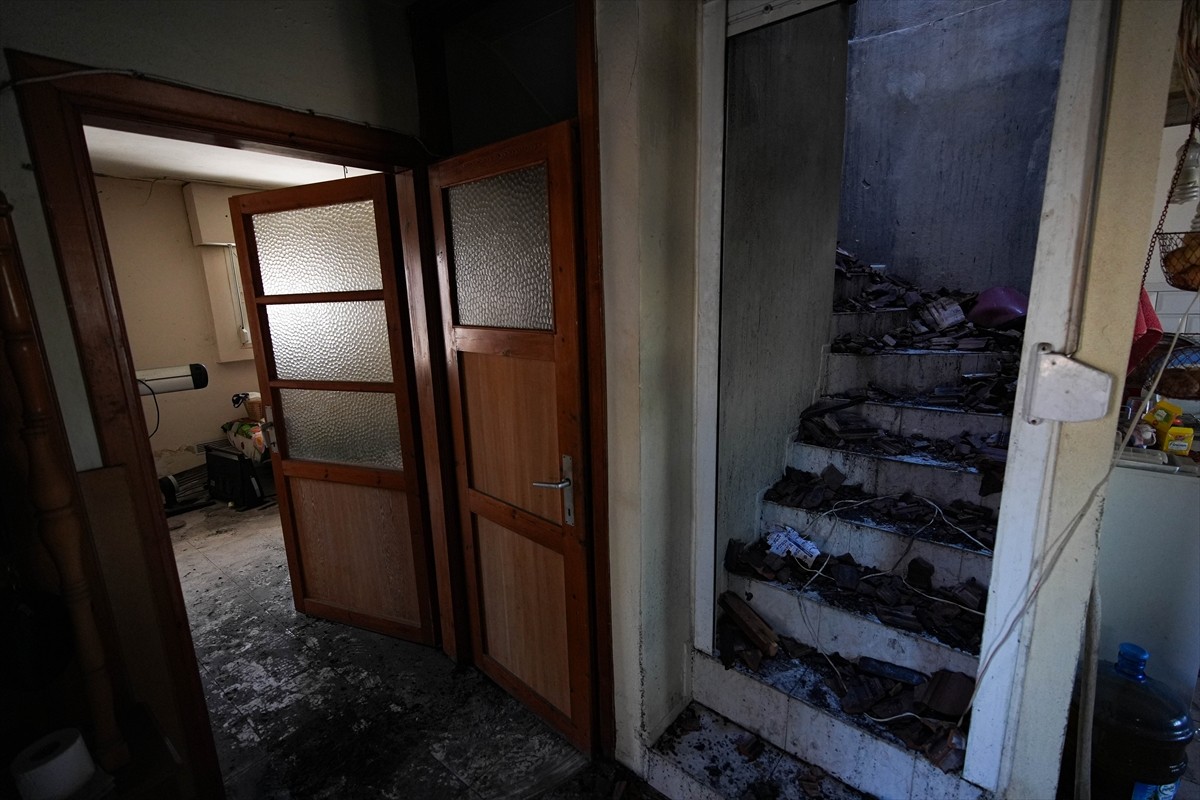 İzmir'in Çeşme ilçesinde yaşayanlar, dün ziraat alanında başlayıp orman ve makilik alana sıçrayan...