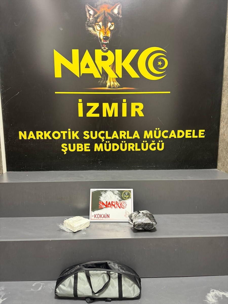 İzmir'in Kemalpaşa ilçesinde 4 kilo 52 gram uyuşturucu ele geçirildi, gözaltına alınan 2 şüpheli...