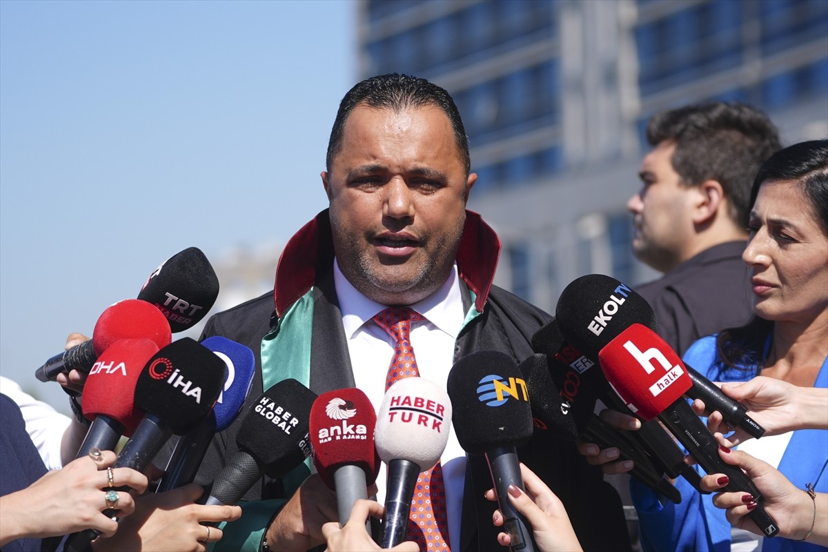 Kadıköy'de, 15 yaşındaki Mattia Ahmet Minguzzi'nin bıçaklanarak öldürülmesine ilişkin tutuklanan 2...