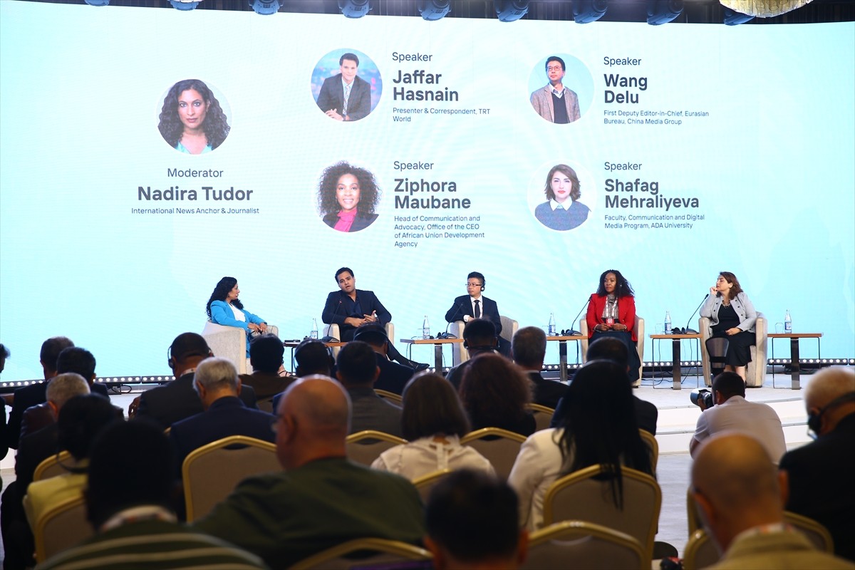 Karabağ'ın simge şehirlerinden Şuşa'da düzenlenen "Dijital Geçişler: Yapay Zeka Çağında Bilgi ve...