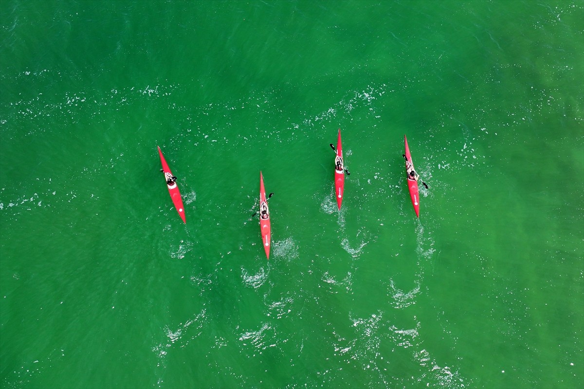 Kayseri Gençlik ve Spor İl Müdürlüğü bünyesinde kurulan ve kentin ilk lisanslı kano sporcularının...