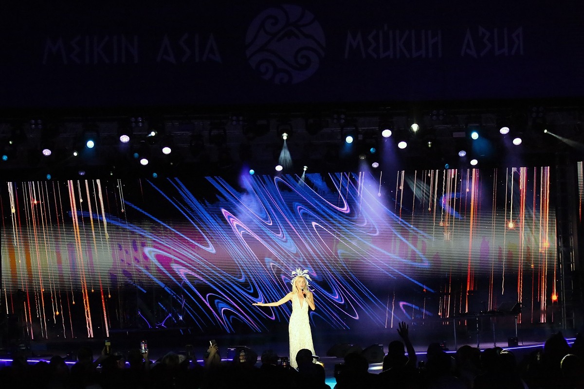 Kırgızistan'da prestijli müzik etkinliklerinden biri sayılan 4. Meykin Asya Uluslararası Müzik...