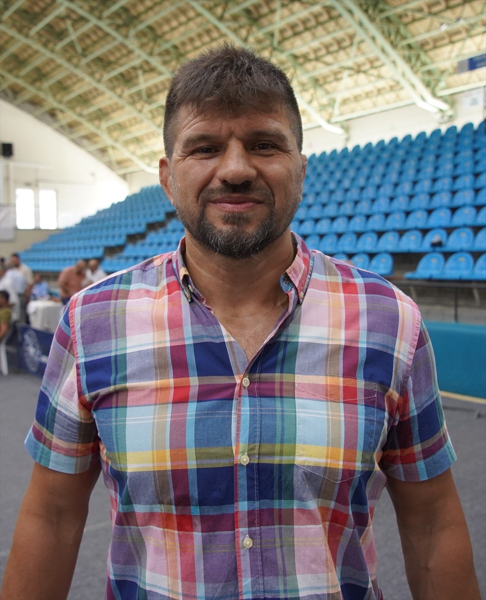 Kırkpınar Yağlı Güreşleri'nin eski başpehlivanlarından Şaban Yılmaz, AA muhabirine yaptığı...