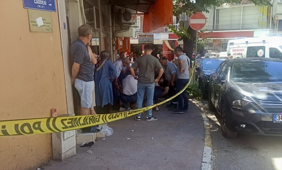 Kocaeli'nin Kandıra ilçesinde bir kişi, tartıştığı 2 akrabasını tabancayla yaraladı.