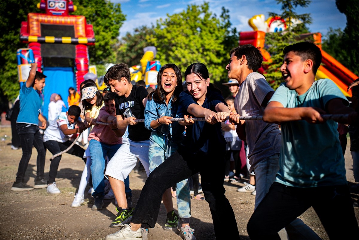 Kültür ve Turizm Bakanlığınca "Türkiye Kültür Yolu Festivalleri" kapsamında organize edilen Van...
