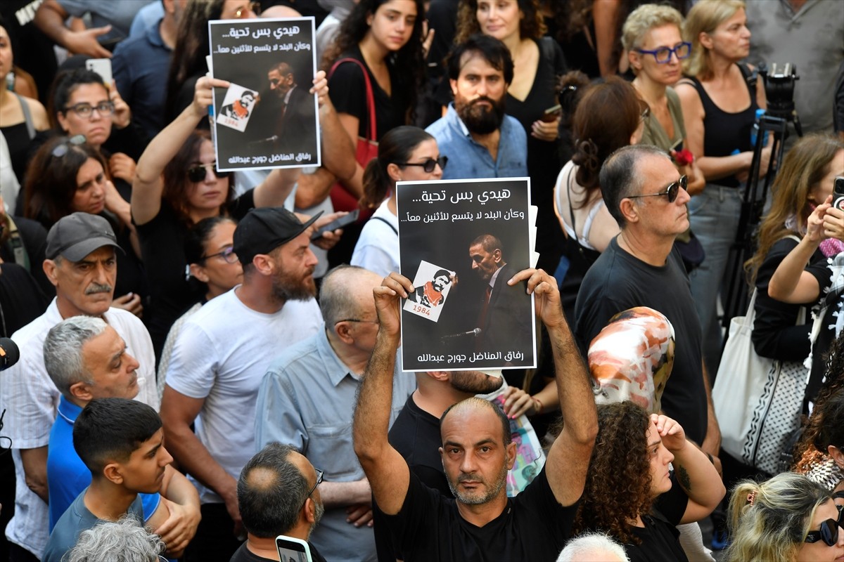 Lübnanlı dünyaca ünlü sanatçı Feyruz’un oğlu, besteci ve tiyatro yazarı Ziyad Rahbani, 69 yaşında...