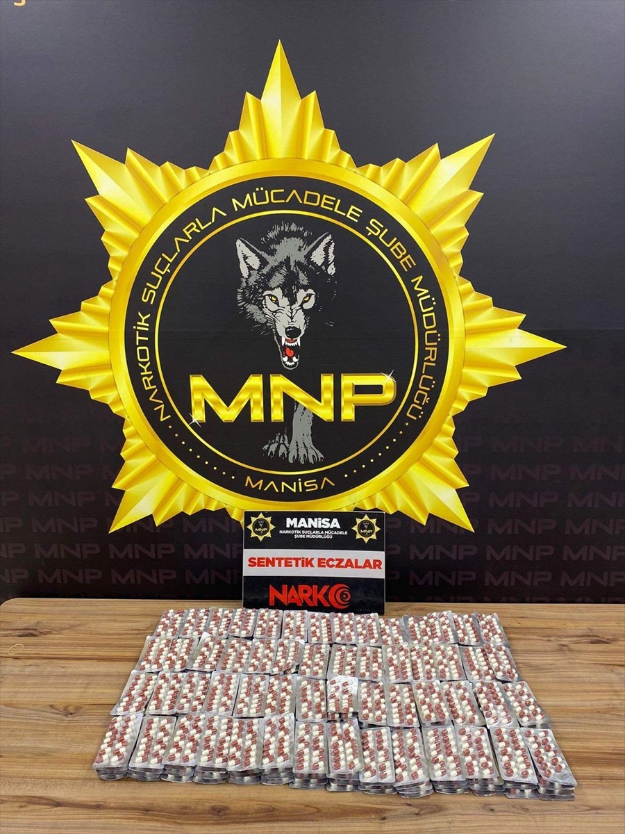 Manisa'da düzenlenen uyuşturucu operasyonunda gözaltına alınan 5 şüpheliden 3'ü tutuklandı. İl...