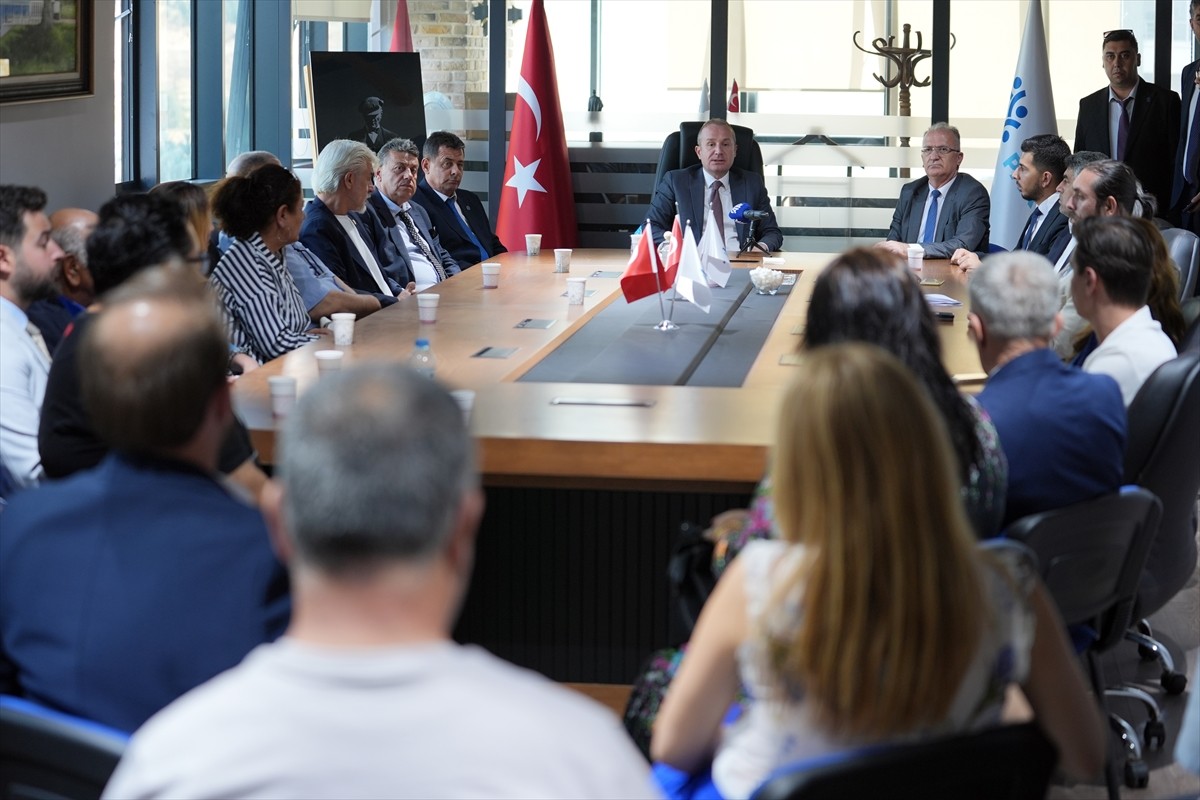 Memleket Partisinin "kapanma" gündemli olağanüstü kurultayı başladı. Memleket Partisi Genel...