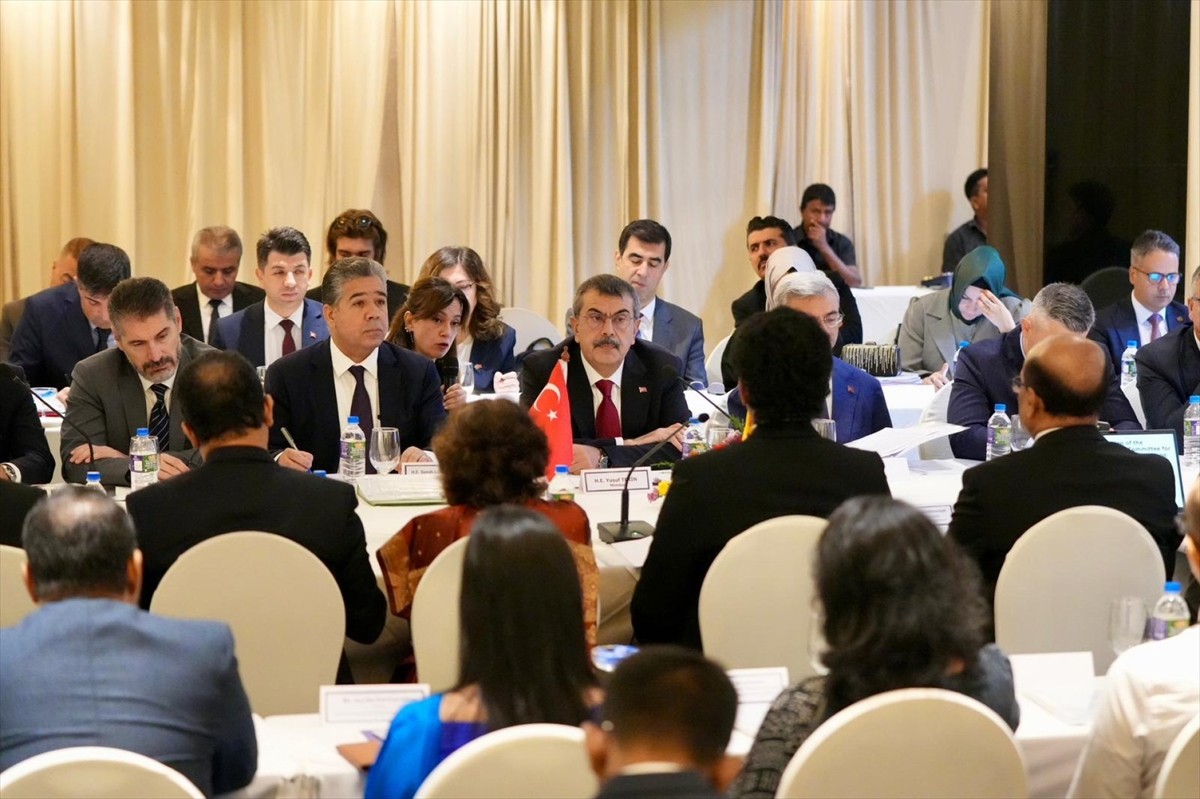 Milli Eğitim Bakanı Yusuf Tekin, Sri Lanka Ticaret, Gıda Güvenliği ve İş Birliği Bakanı Wasantha...