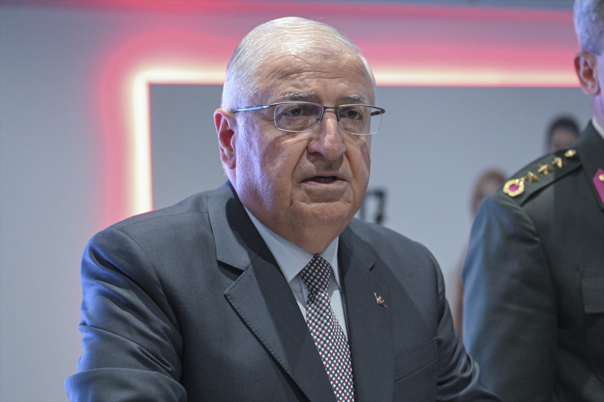 Milli Savunma Bakanı Yaşar Güler, İstanbul Fuar Merkezi'nde düzenlenen ve AA'nın "Global İletişim...