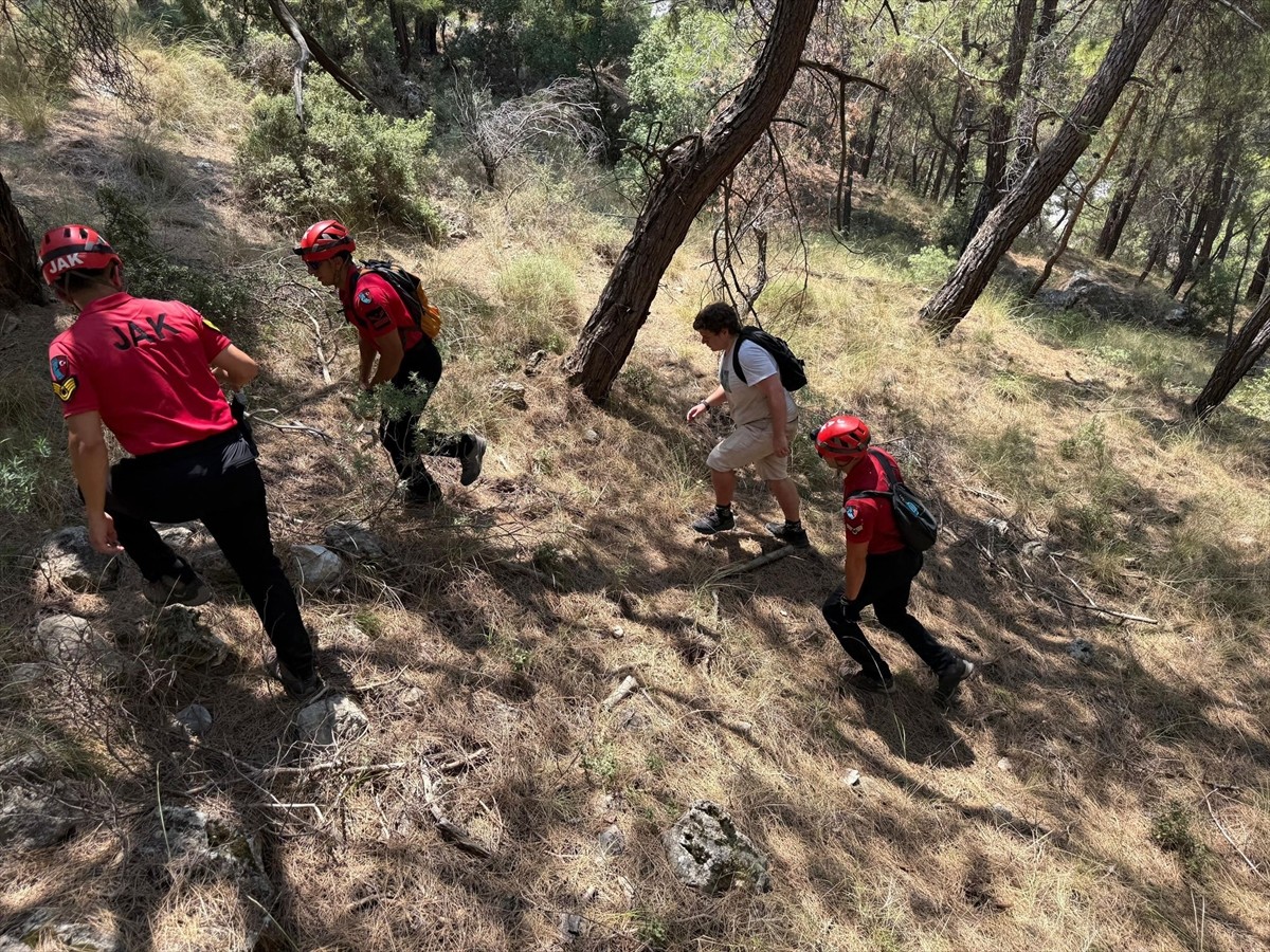 Muğla'nın Fethiye ilçesinde ormanlık alanda kaybolan Rus turist bulundu.