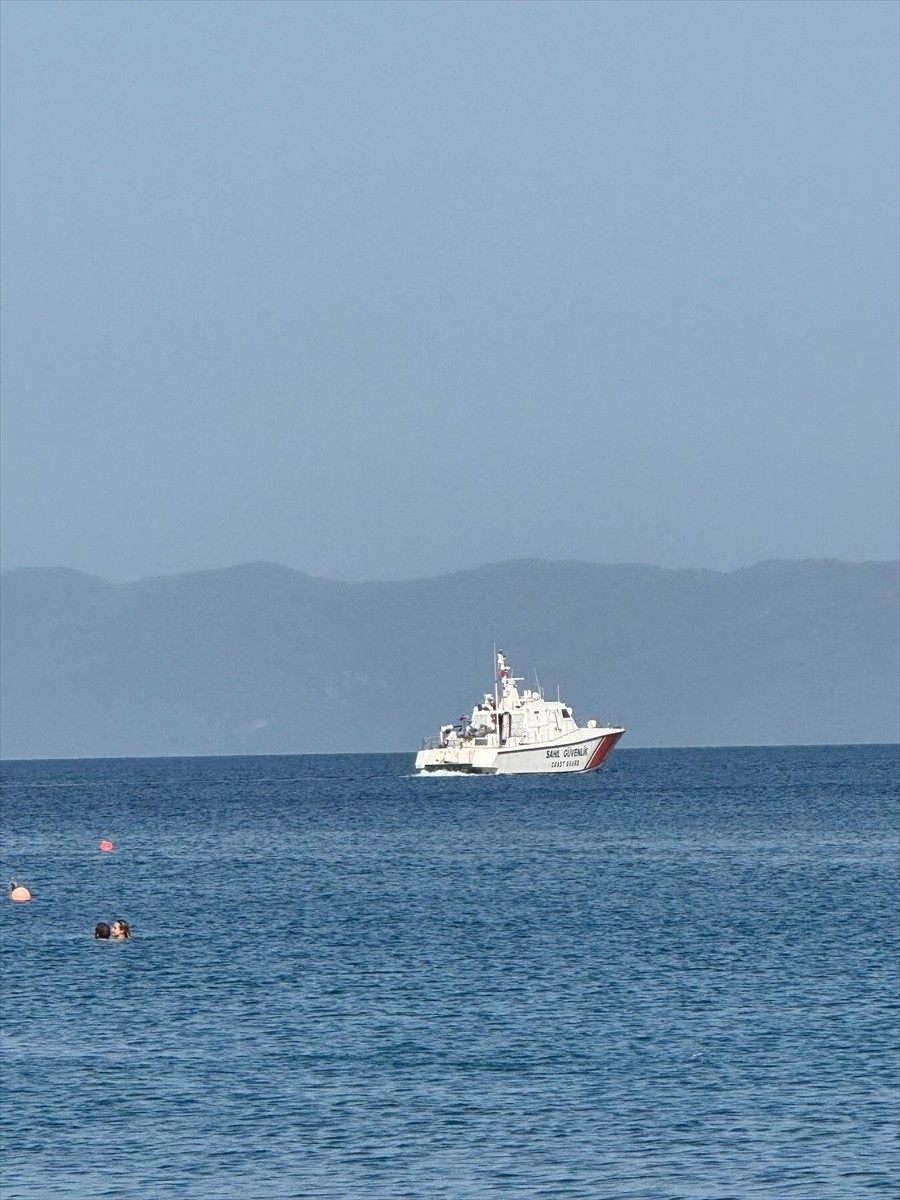 Muğla'nın Menteşe ilçesinde, kürek sörfüyle denize açılan kişiyi arama çalışmaları devam...