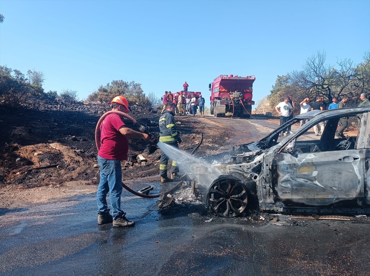 Muğla'nın Milas ilçesinde, otomobilde çıkıp ormanlık alana sıçrayan yangın söndürüldü.