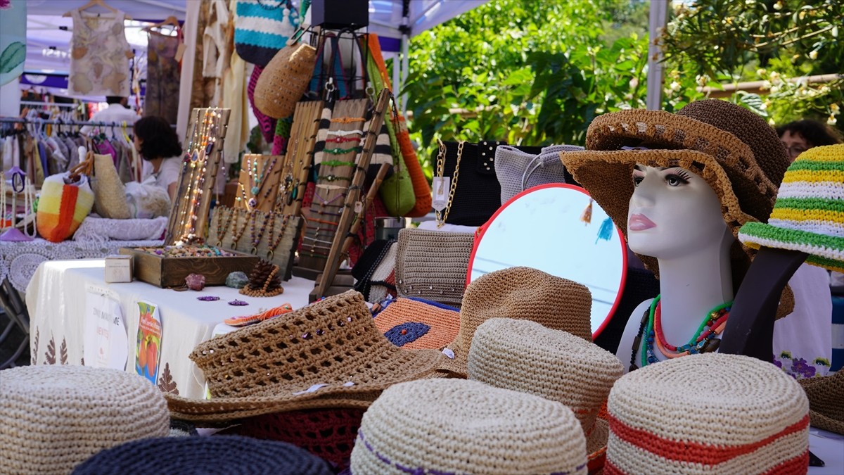 Muğla'nın Ula ilçesinde 2. Akçapınar Leylek Panayırı gerçekleştirildi. Yörük Obaları Derneğinin...