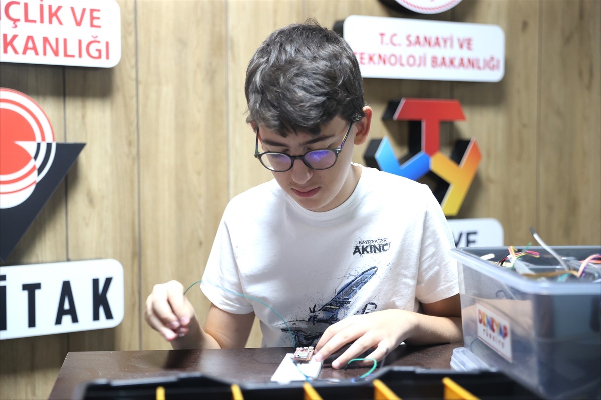 Nevşehir'de, Liselere Geçiş Sistemi (LGS) kapsamındaki merkezi sınavda 500 tam puan alan Ensar...