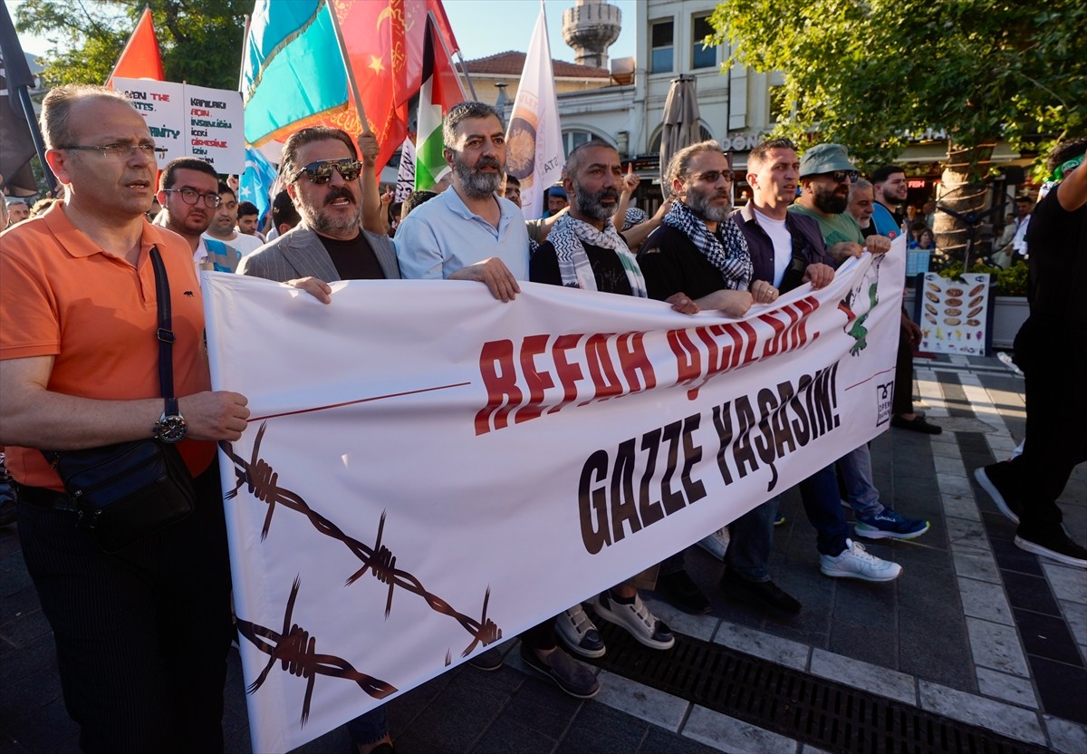 Open Rafah grubu, Hazreti Muhammed'e sevgi, Gazze ve Urumçi'ye refah için yürüyüş düzenledi.