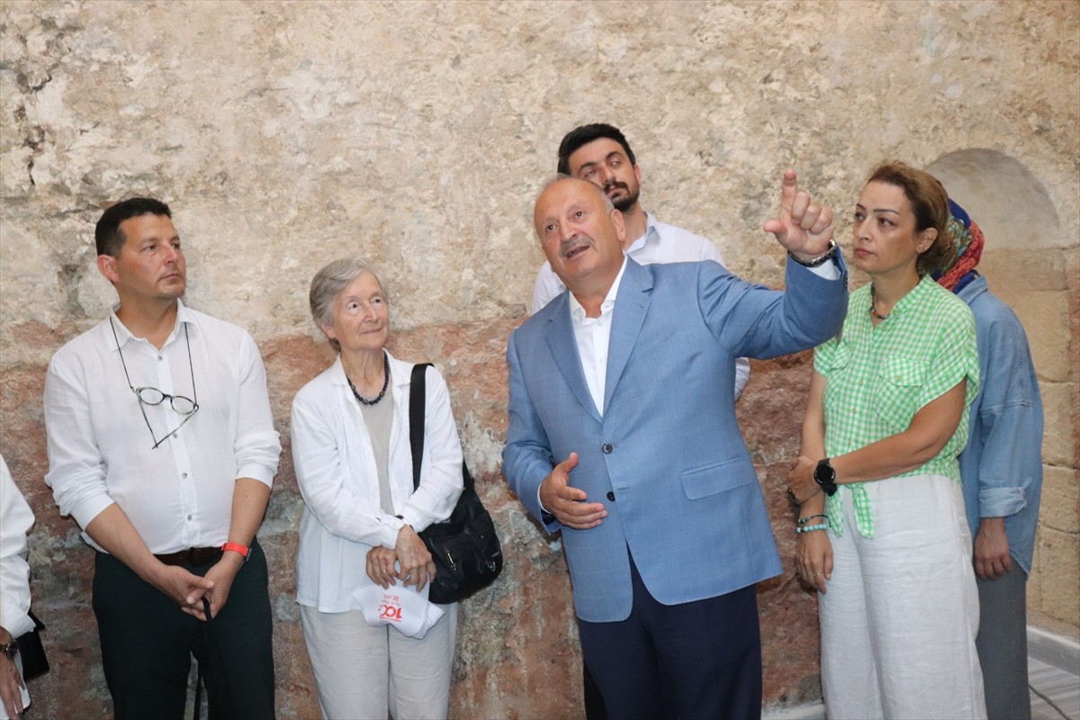 Ordu'nun Ünye ilçesindeki tarihi hamam, restorasyon çalışmasının ardından kent müzesi olarak...